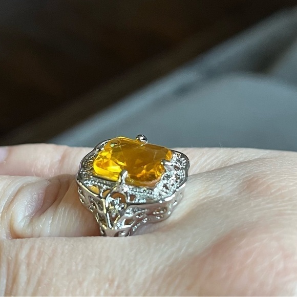 Size 7 Statement Ring - Picture 9 of 9